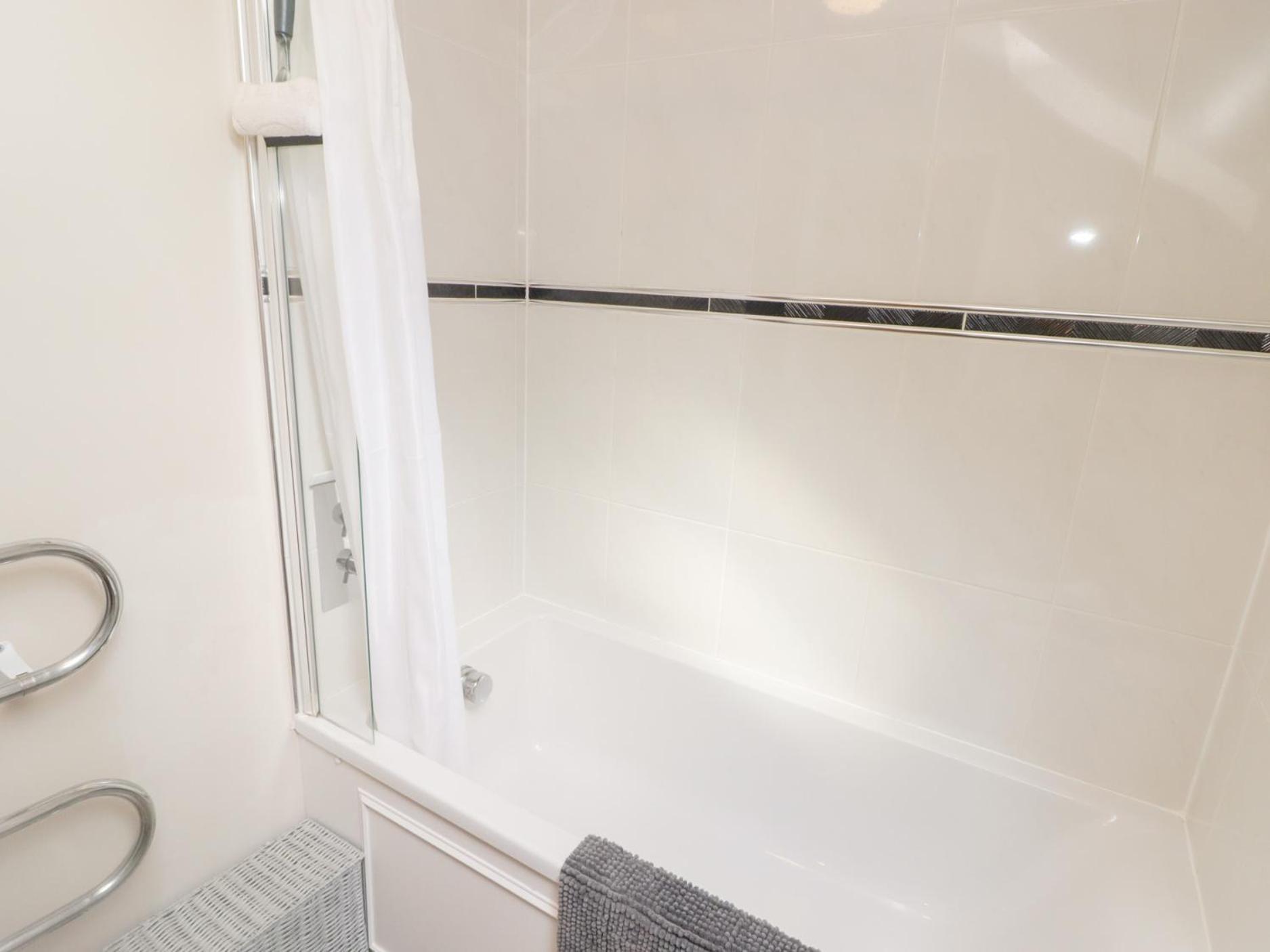 Daffodil Apartment Tenby Bagian luar foto