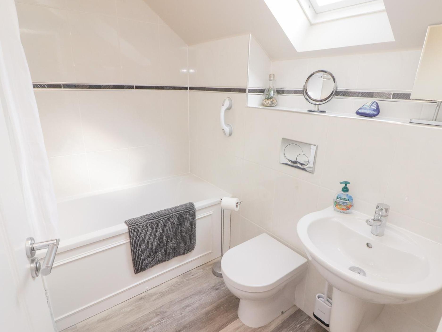 Daffodil Apartment Tenby Bagian luar foto